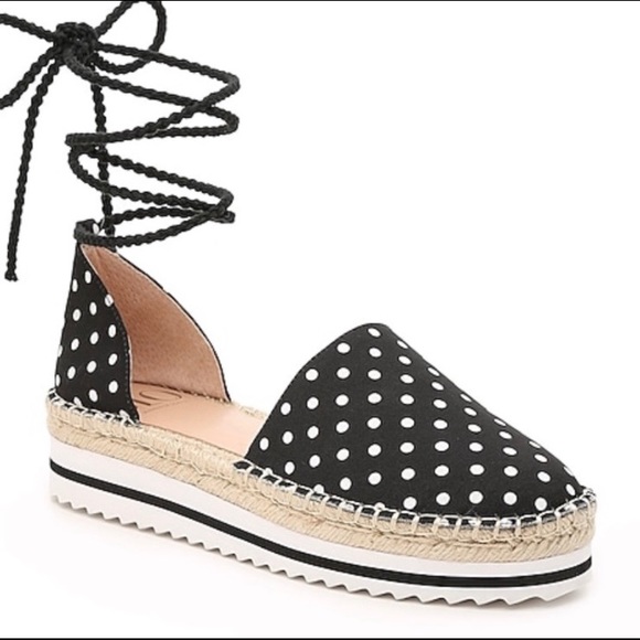 JLo polka dot black shoes. - Picture 2 of 4